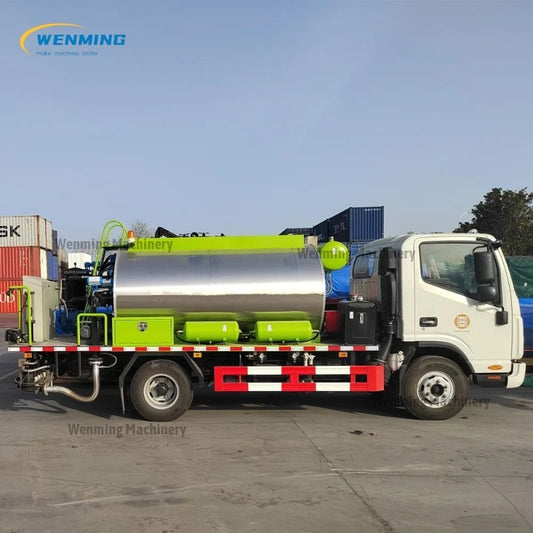 asphalt sprayer truck