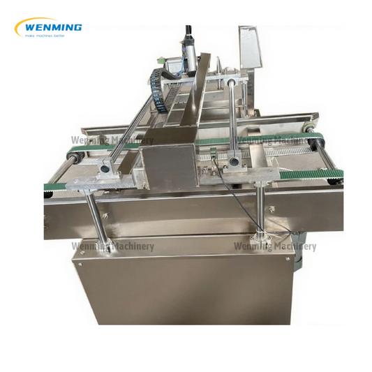 Egg Oil Brushing Machine