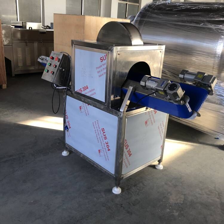 Automatic winter melon half cutting machine