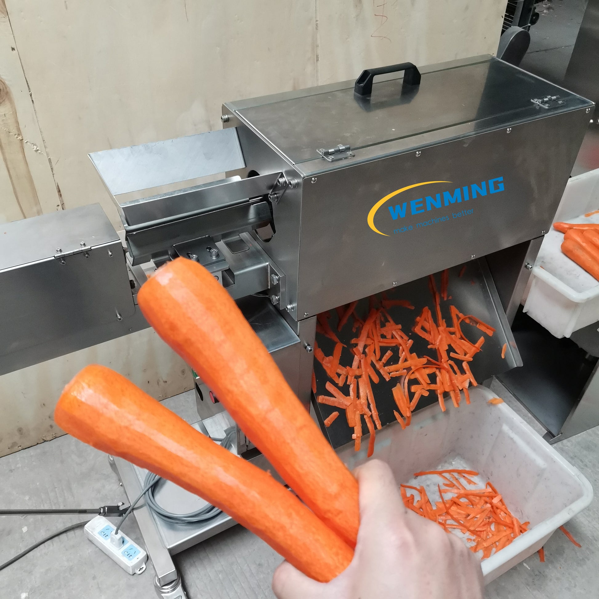 Carrot-Peeling-Machine