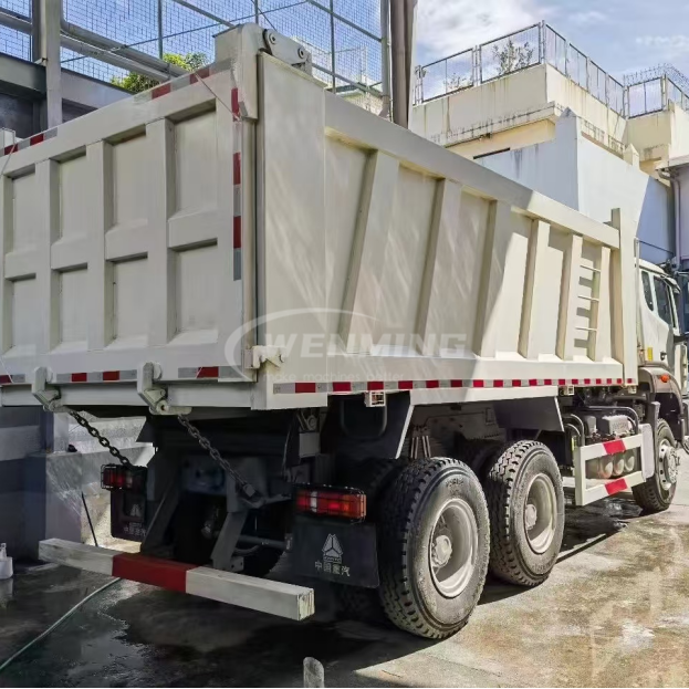 Tipper Truck